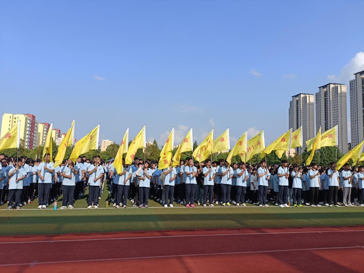 烈日当空磨意志，飒爽英姿燃青春——颍上二中2024级高一新生军训纪实