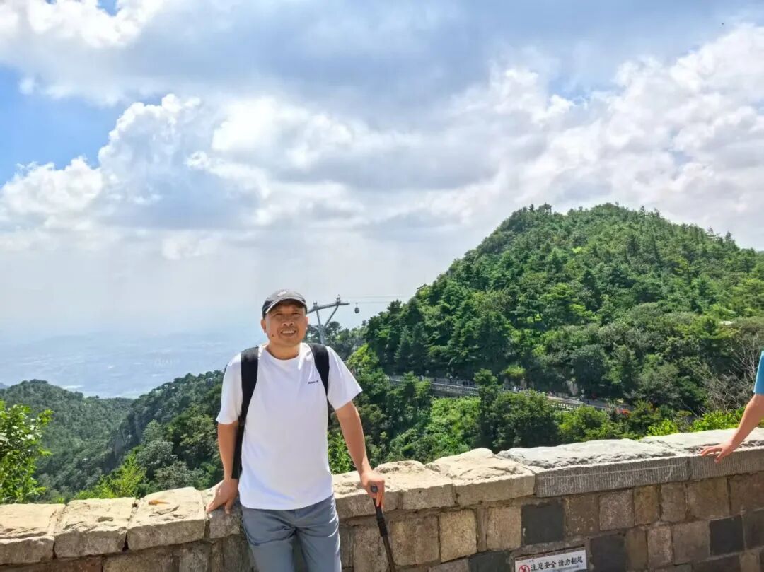 自华诗语 ||从解题到育人的知行蜕变——李志的育人故事